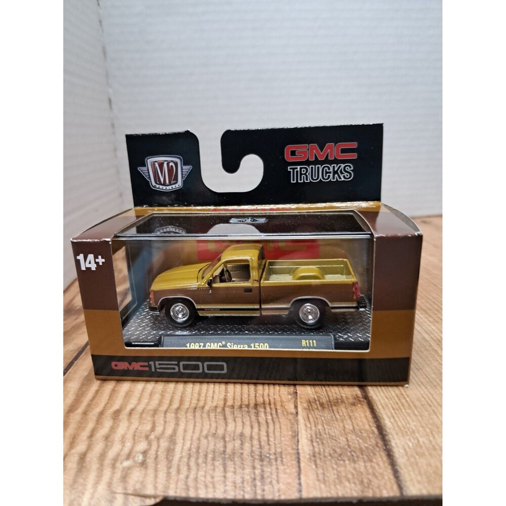 M2 Machines 1:64 1989 GMC Sierra 1500 Pickup Truck Diecast Brown/Tan Unopened
